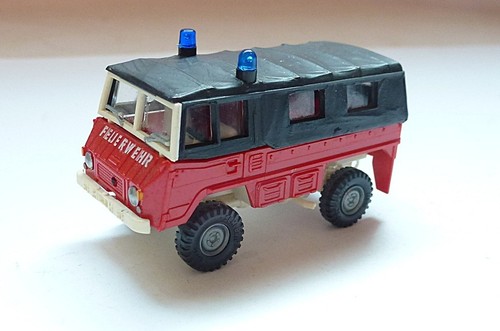 Roco pinzgauer feuerwehr - h0,