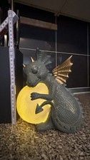 Drache Daiki mit Leuchtkugel
