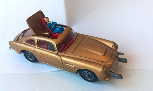 Corgi toys james - corgi,