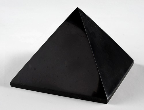 Schungit pyramide x 26 - schungit, 30