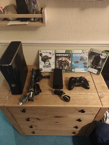 Xbox 360s konsole bundle - 360s, 4