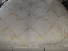 Tagesdecke Bettüberwurf 2,00 x 2,08 m weiß mit goldfarbenen Details