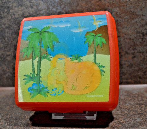 Tupperware sandwich box - tupperware,
