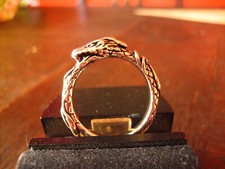 feiner sehr edler Drachen Ring
