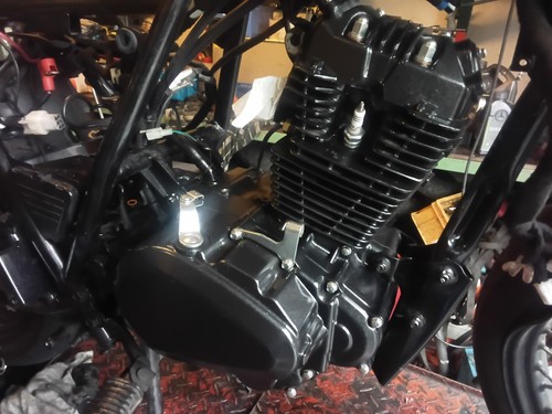 Brixton 125 motor top - bx,