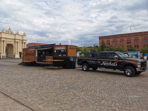 Eventfahrzeug-Werbetruck-Bierv