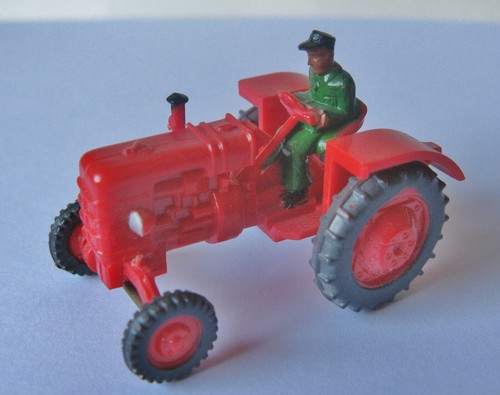 Siku trecker v48 plastik - plastik, /