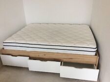 Kastenbett mit Lattenrost und Matratze