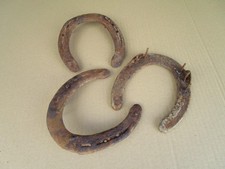 3 alte Hufeisen Hufnagel Pferde Stahl  Stall Rost Deko Schrott HR - HU3