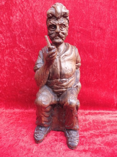 Schöne alte holzfigur - holzfigur,