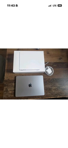 Apple macbook air 2025 - 13,6",
