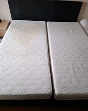 Doppelbett ohne Matratzen