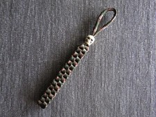 Paracord Lanyard / Anhänger Oliv Grün Camo mit Skull z.B Victorinox Messer, EDC