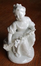 süsses Mädchen Blumengirlande Augarten Wien Figur !!!!!!!!!!!!!!!!!!