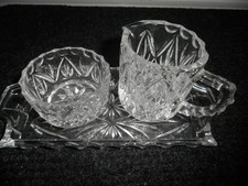 Milchkännchen und Zuckerdose