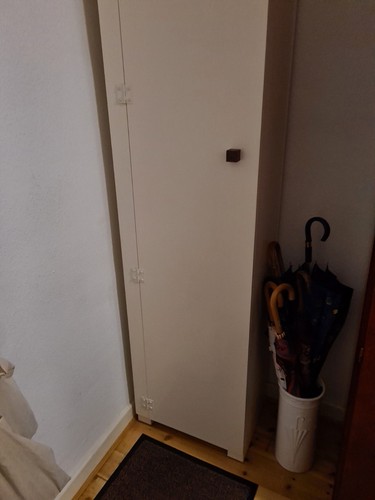 Holzschrank aus tischlerplatte - aus,