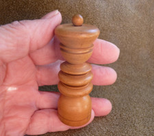 Vintage Schachfigur St. Georg Muster weißer König 75 mm dicker Sockel Holz Ersatz