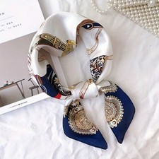 Luxus Schal im seidigen Look