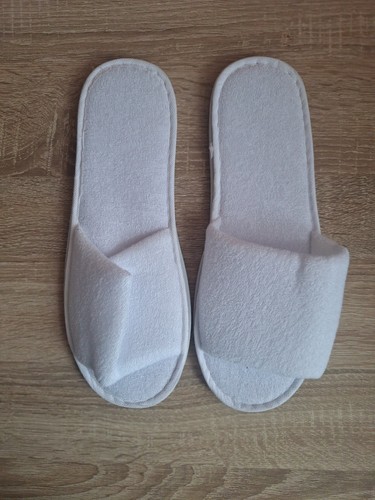 Paar weiße hotelpantoffeln - paar,