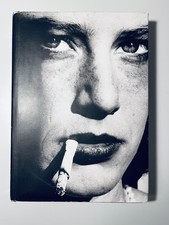 HELMUT NEWTON. LEGACY - GARNER
