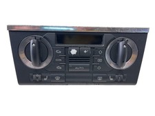 Audi A3 / 8P / 1,6 FSI / Klimabedienteil mit Sitzheizung 8P0820043E Bedienteil