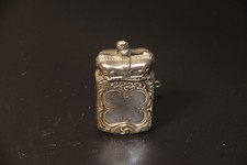 Antike „Vesta Case“