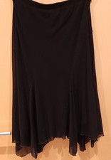 Zipfeliger schwarzer Tüllrock