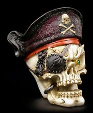 Totenkopf mit Piratenmütze -