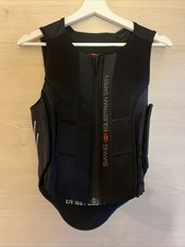 Größenverstellbare Schutzweste (Protektor)￼ Schwarz Größe S ￼