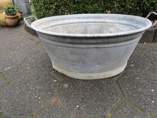 Alte Zinkwanne oval mit