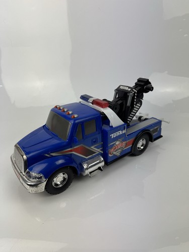 Blauer tonka abschleppwagen - blauer,