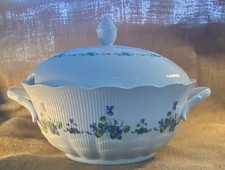 Große ovale Suppenterrine -