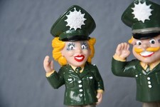 2 Figuren GdP Polizei Gewerkschaft der Polizei Vollgummi Polizisten Sammlerstück