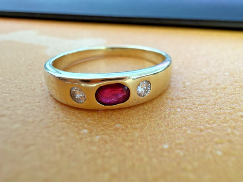Zeitloser goldring mit - zeitloser, rubin