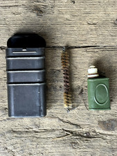 Waffen / Schusswaffen Reinigungsset – Metallbox, Bürste, Öldose