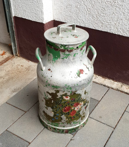 Antike milchkanne mit deckel - antike,