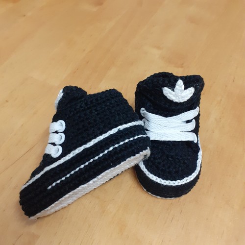 Neu gehäkelte babyschuhe - neu,