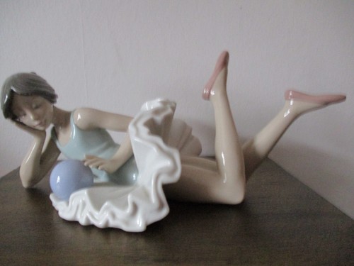 Nao lladro daisa - by,