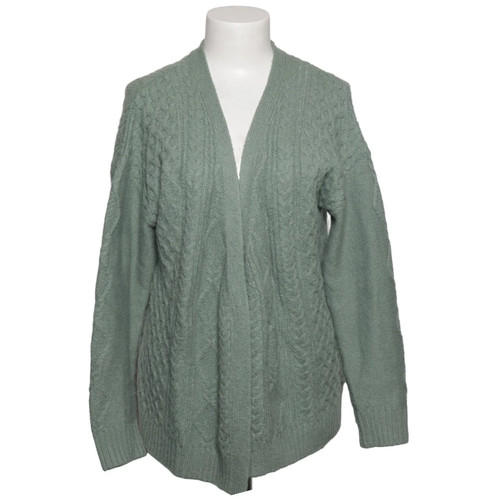 Cupcakes and cashmere - and,