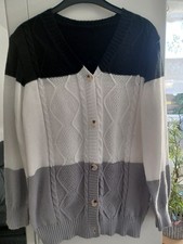 Strickjacke 3 farbig Größe L