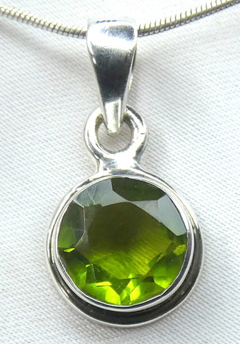 Peridot anhänger aus - 💚💎,