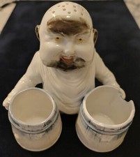 Alte Menage mit Mönch 