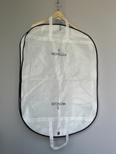 MONCLER Kleiderkoffer Reise