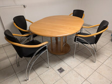 Sitzgruppe mit vier Stühlen 