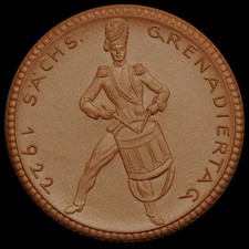 MEISSEN / SACHSEN: Porzellan-Medaille 1922. MILITÄR - SÄCHSISCHER GRENADIERTAG.