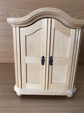 Bodo-Hennig-Schlafzimmerschrank für Puppenhaus aus Holz