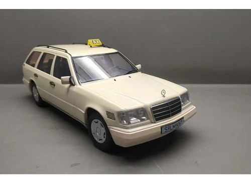 Modellauto triple9 mercedes - modellauto,