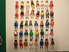 40 Playmobil-Figuren aus den