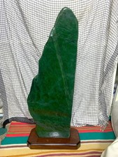 Nephrit Jade grob poliert |