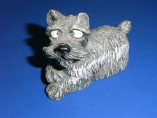 Deko Figur Hund Schnauzer liegend schielend ca. 7 x 3,5 x 4,5 cm